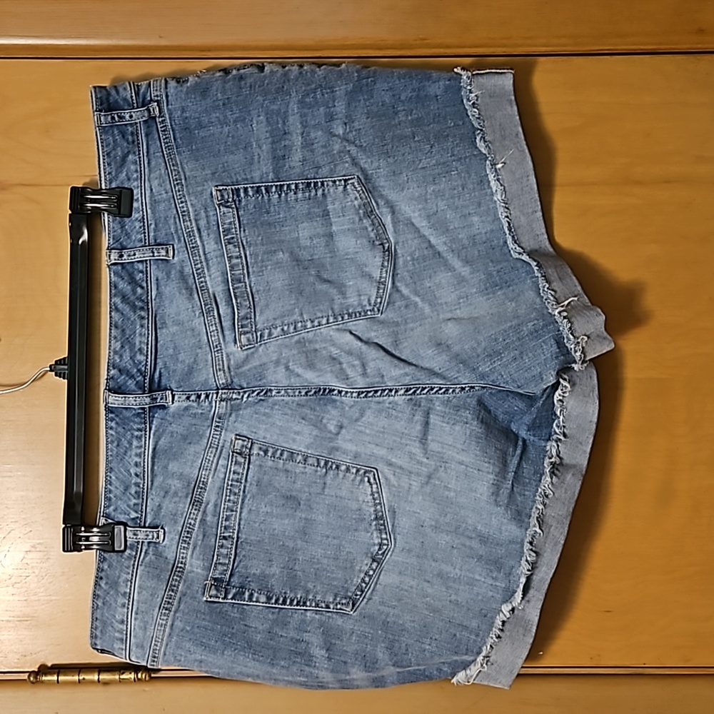 Torrid Jean Shorts 24 (Pride) - Picture 4 of 7